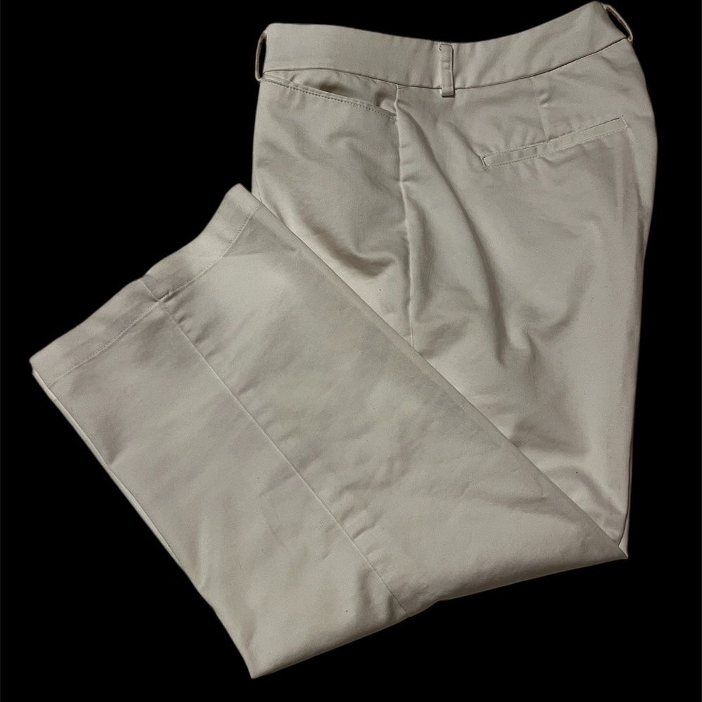 Docker’s Ideal Fit - Metro Capri - White - Size 8
